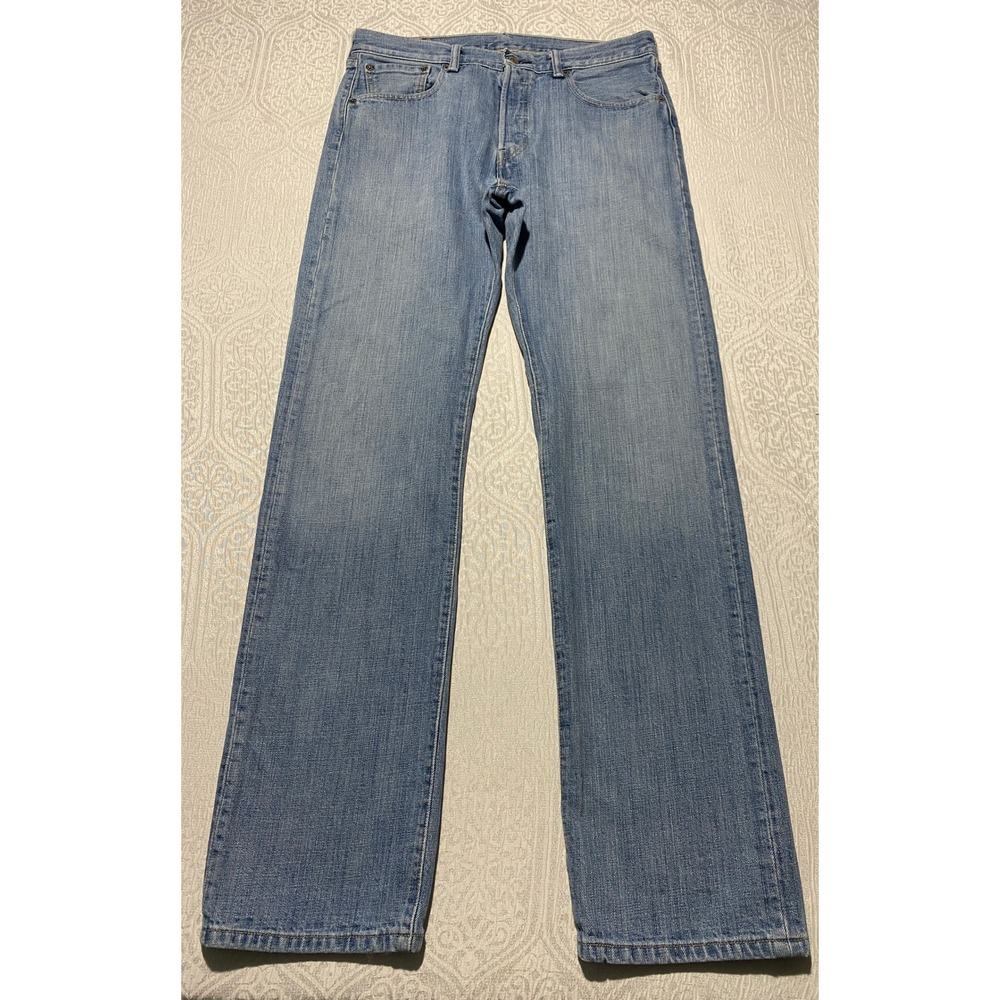 Levis 501 Original Fit Mens Jeans 33x34 Light Wash Blue Button Fly Straight Leg